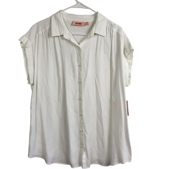 EVRI Tops - NWT EVRI Womens 0X White Button Front Blouse Short Sleeve‎ Rayon Top Plus